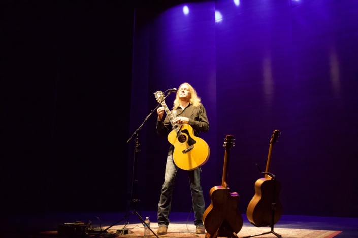 Billy McLaughlin, solo Billy McLaughlin, solo